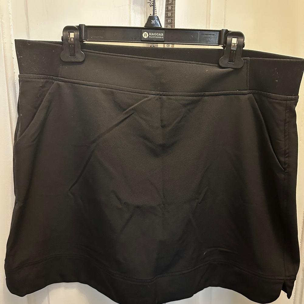 New 32 Degrees Elegant Black Skort